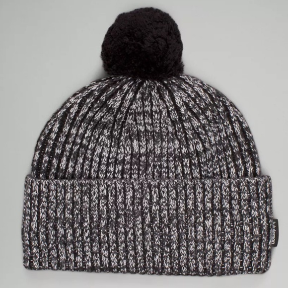lululemon athletica Accessories - Lululemon Women's Textured Fleece-Lined Knit Beanie